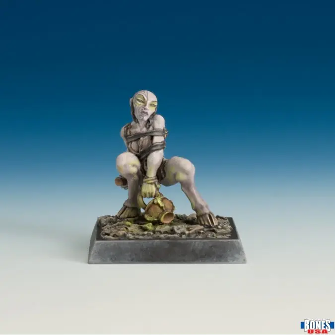 30242 Female Chaos Cultist - Bones USA Reaper Legends