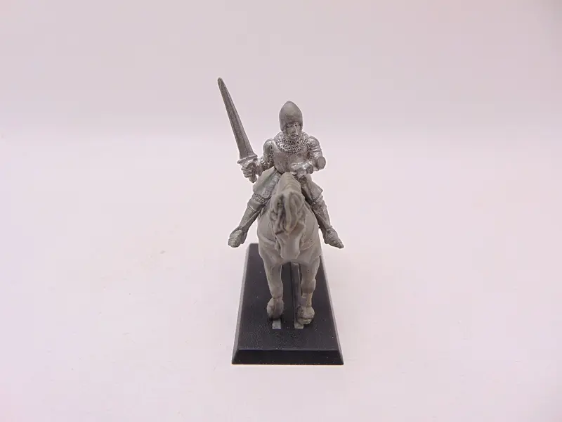 Bretonnian Knight - Sword and Open Helm