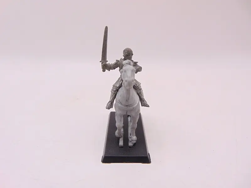 Bretonnian Knight - Sword and Open Helm