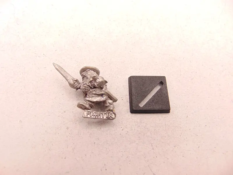 Dwarf Adventurer D4 McDour the Manic