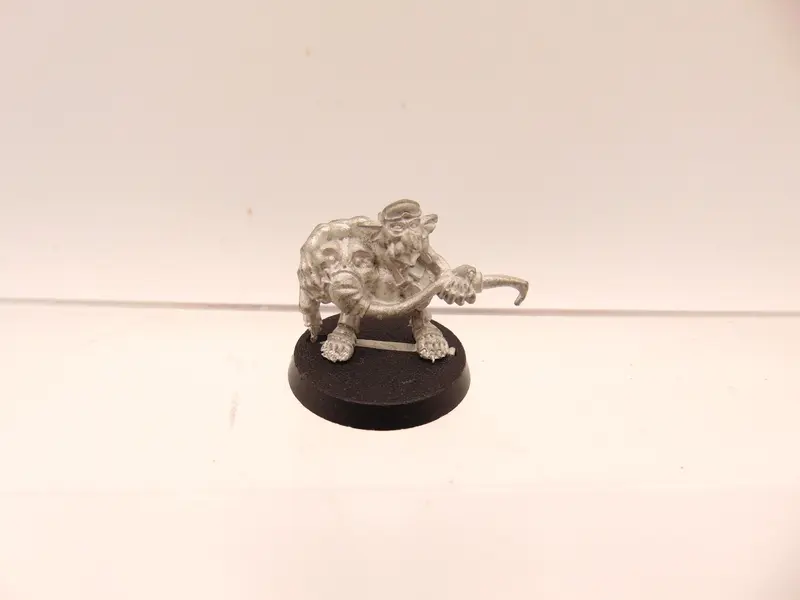Gretchin Assistant Grot Oiler with Oil Squig