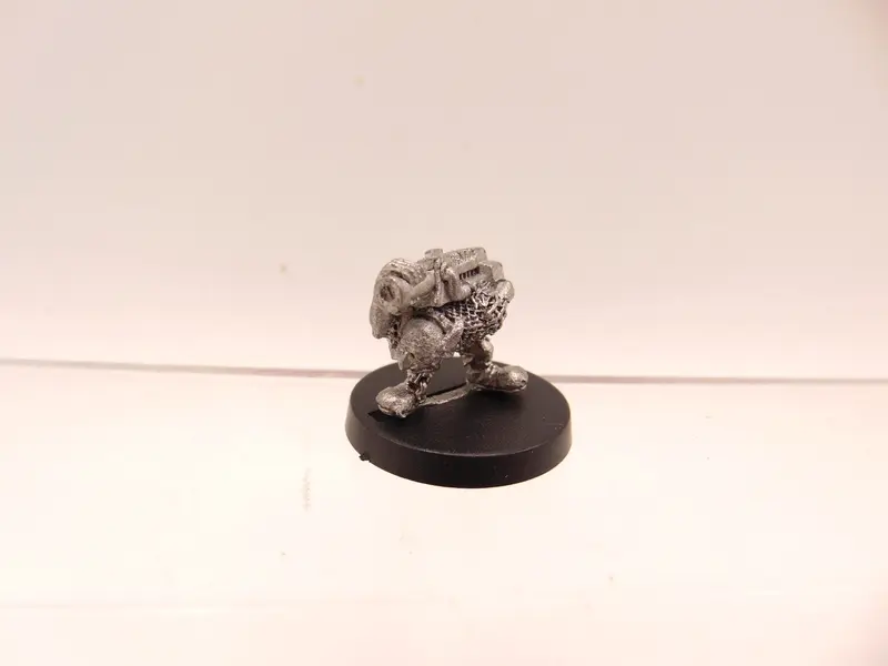 Gretchin Carrying a bolter