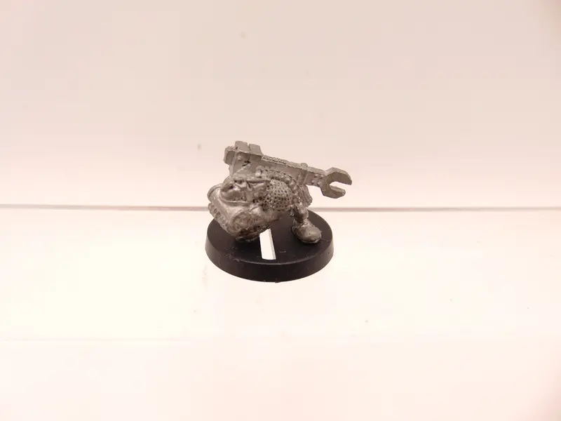 Gretchin Carrying a wrench