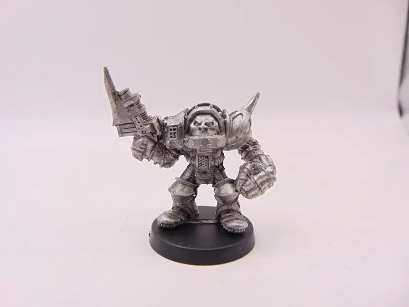Ork in 'eavy Armour / Ork Noble