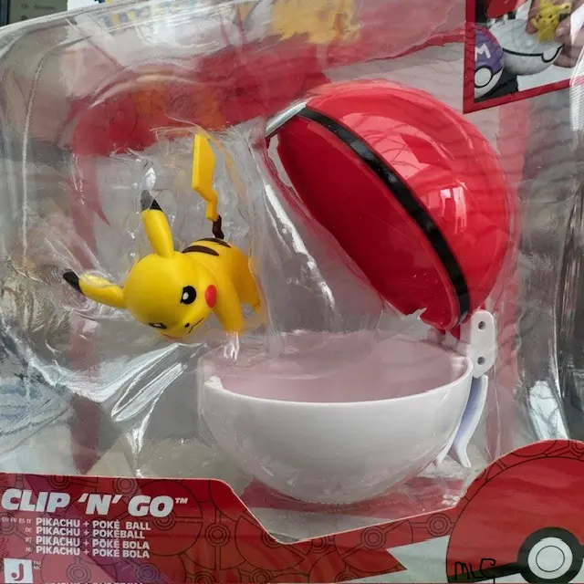 Pokémon Clip 'N' Go Pikachu Poke Ball Figure Set