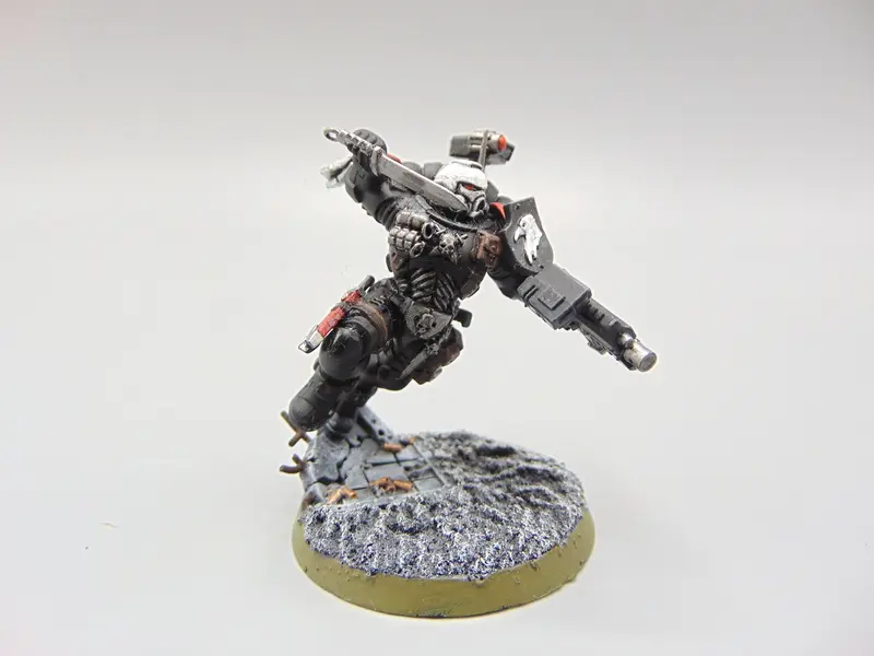 Primaris Lieutenant in Reiver Armour