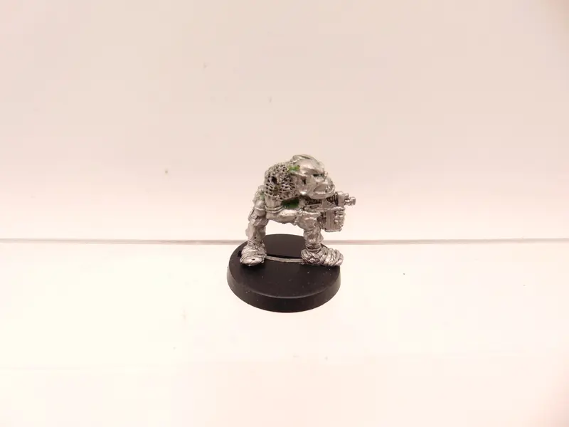 RTB2 Space Ork Raider Boy with Bolta