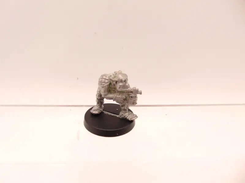 RTB2 Space Ork Raider Boy with Bolta