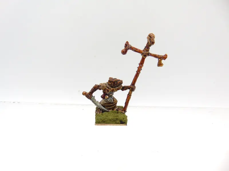 Skaven Standard Bearer